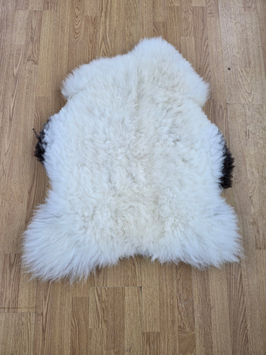 Sheepskin rug 92