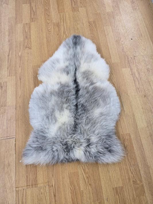 Sheepskin rug 89